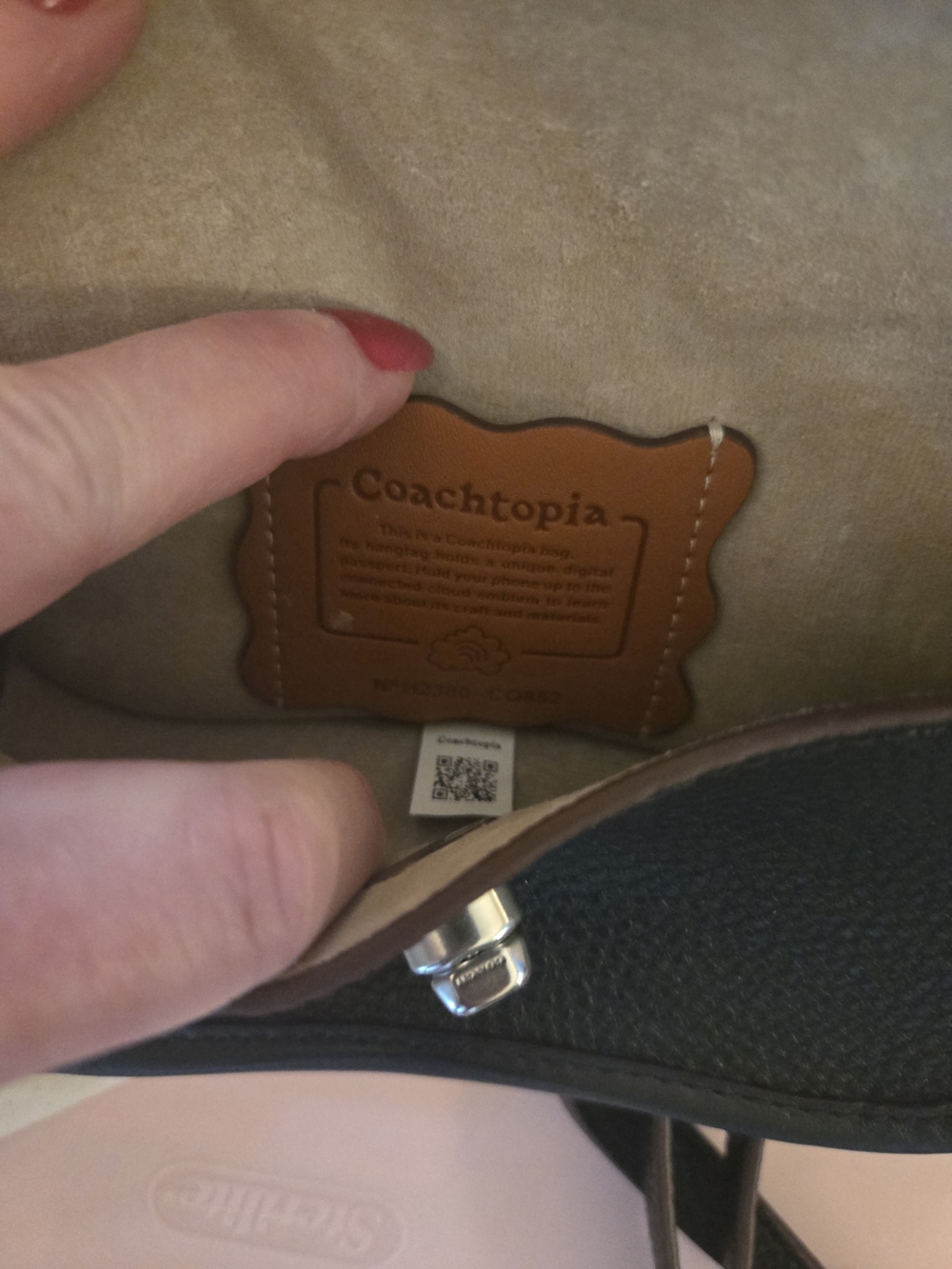 Coach Wavy Dinky Bag - Picture 2 of 9